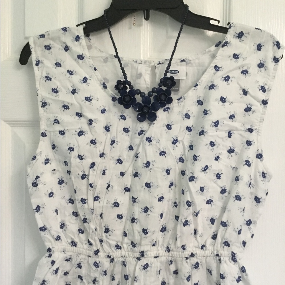 Old Navy floral dress 💙